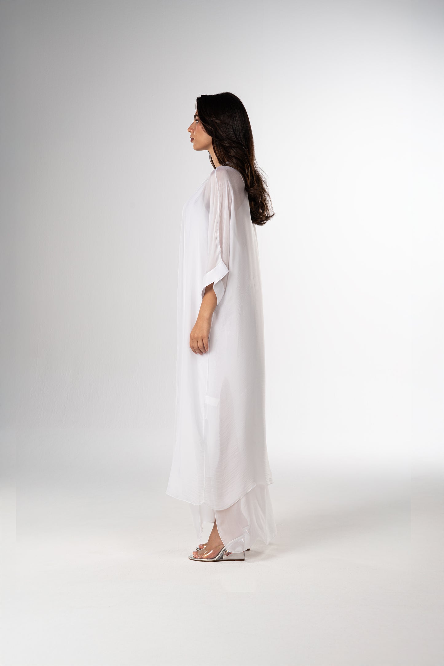 قفطان إيطالي من الحرير القطني باللونين الأسود والأبيض (مجموعة رمضان)