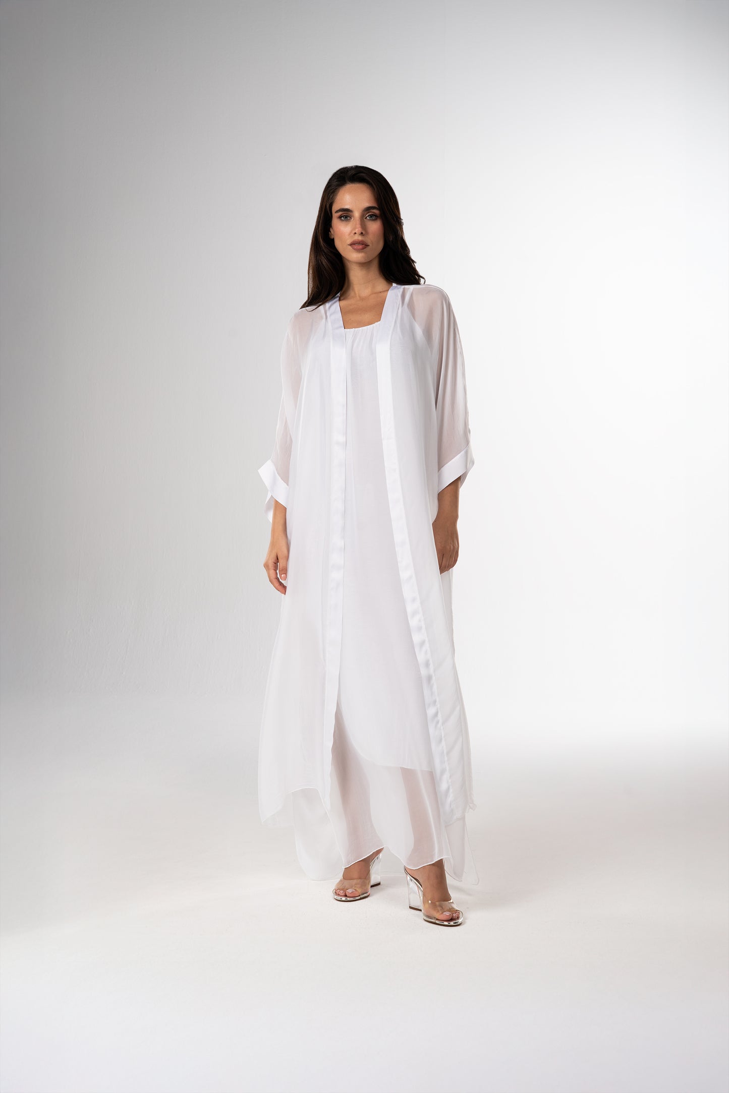 قفطان إيطالي من الحرير القطني باللونين الأسود والأبيض (مجموعة رمضان)