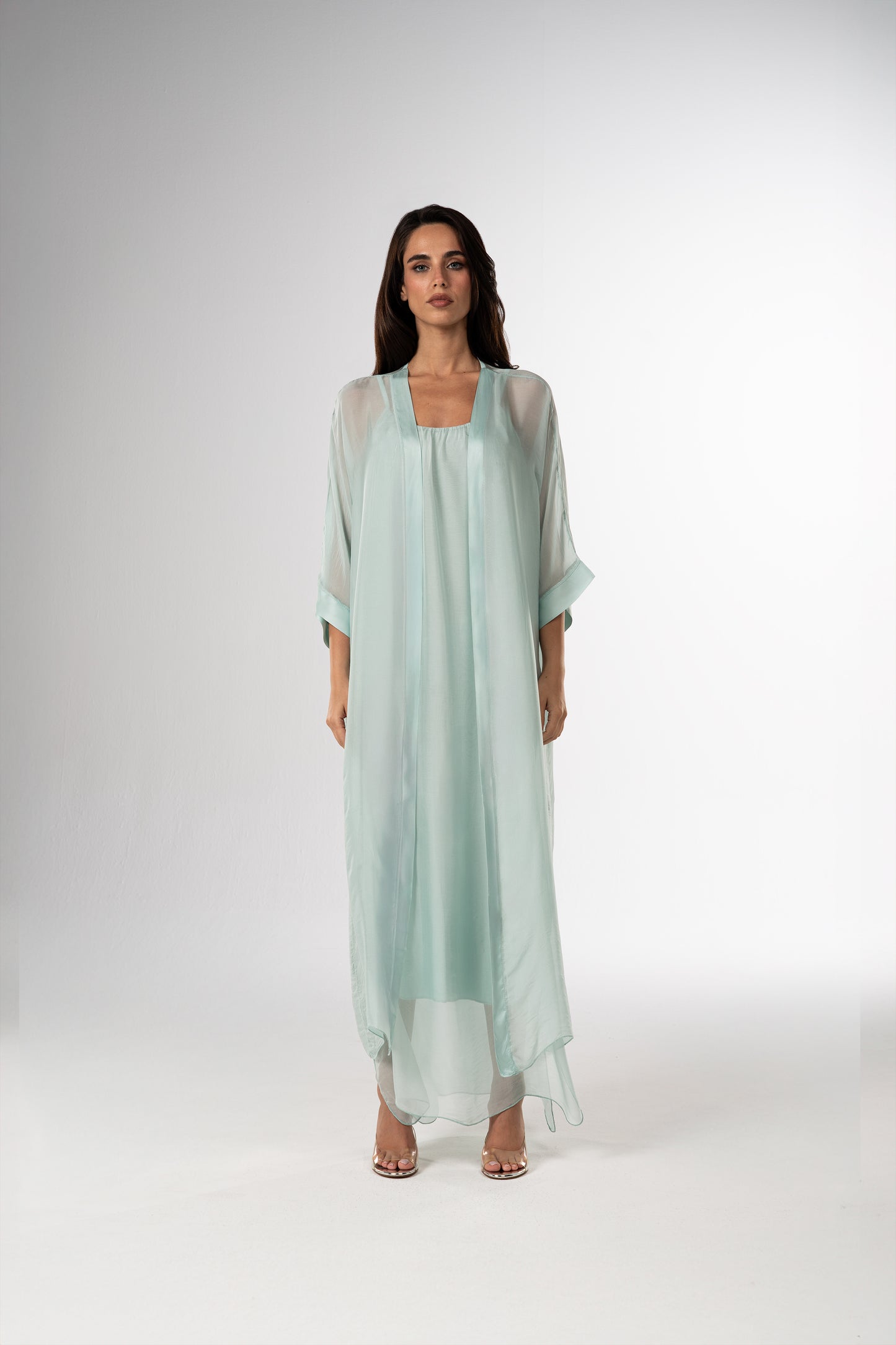 قفطان إيطالي من الحرير القطني باللونين الأسود والأبيض (مجموعة رمضان)