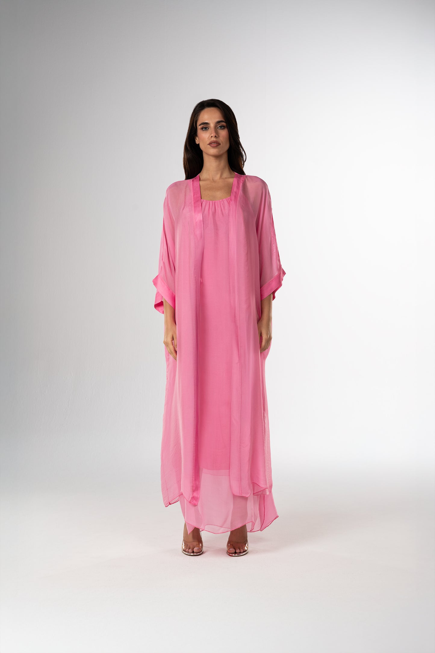 قفطان إيطالي من الحرير القطني باللونين الأسود والأبيض (مجموعة رمضان)