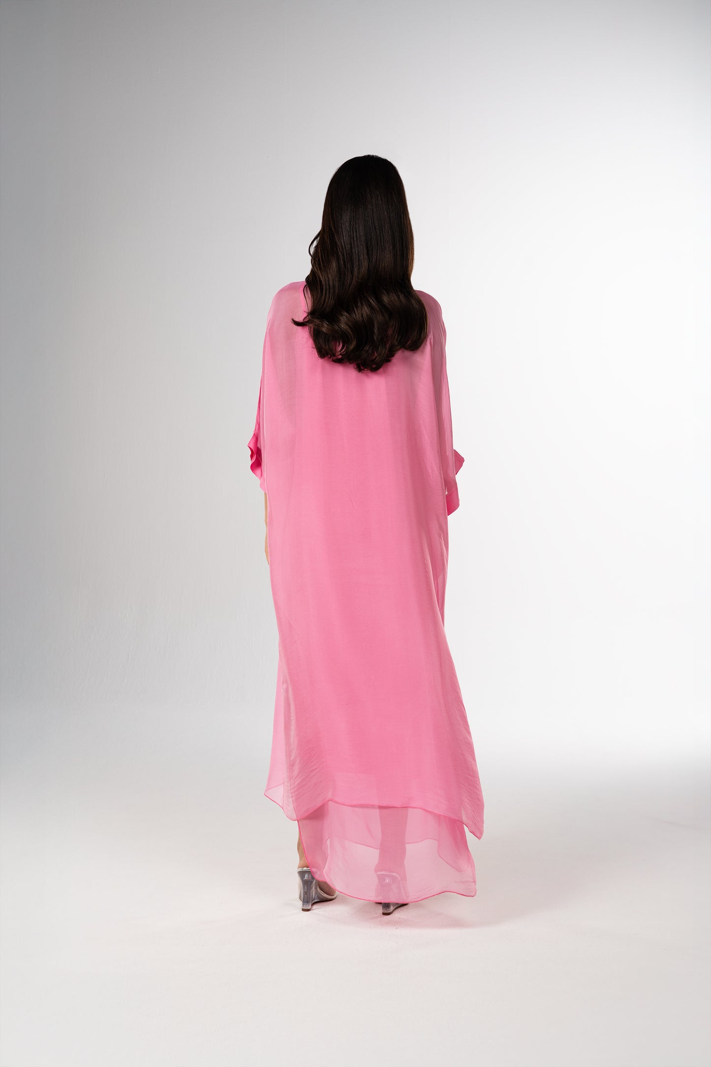 قفطان إيطالي من الحرير القطني باللونين الأسود والأبيض (مجموعة رمضان)