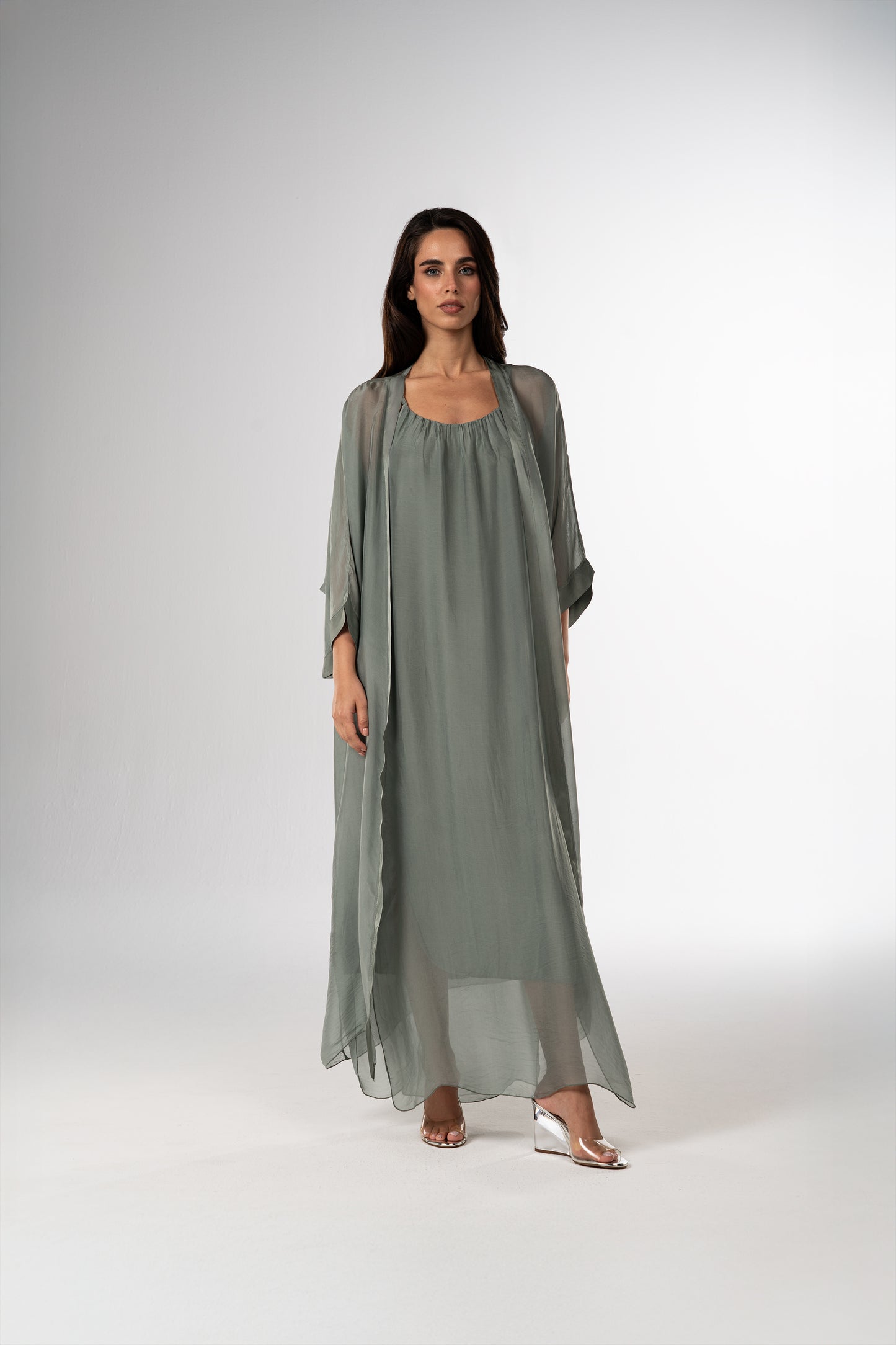 قفطان إيطالي من الحرير القطني باللونين الأسود والأبيض (مجموعة رمضان)