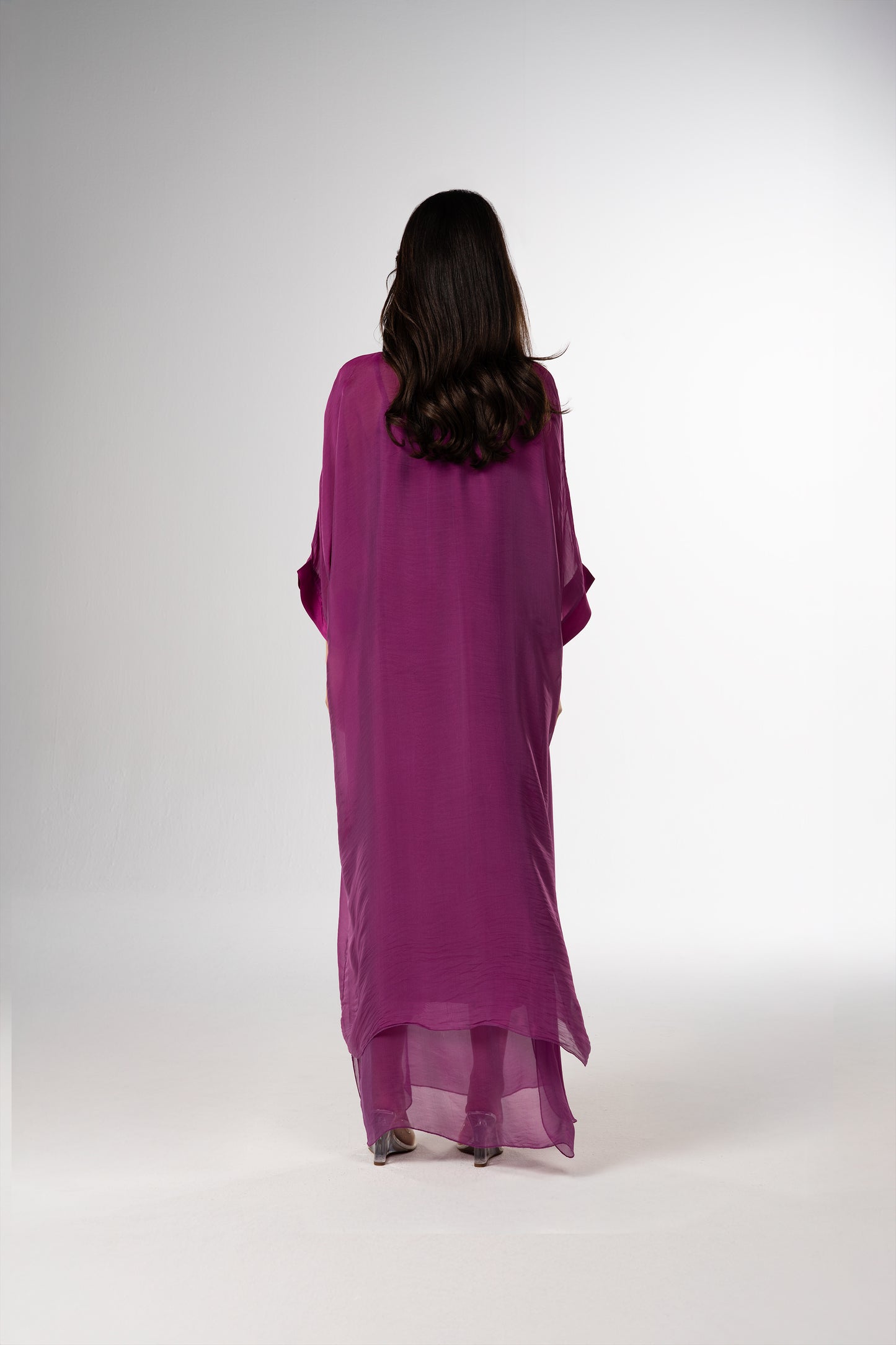 قفطان إيطالي من الحرير القطني باللونين الأسود والأبيض (مجموعة رمضان)