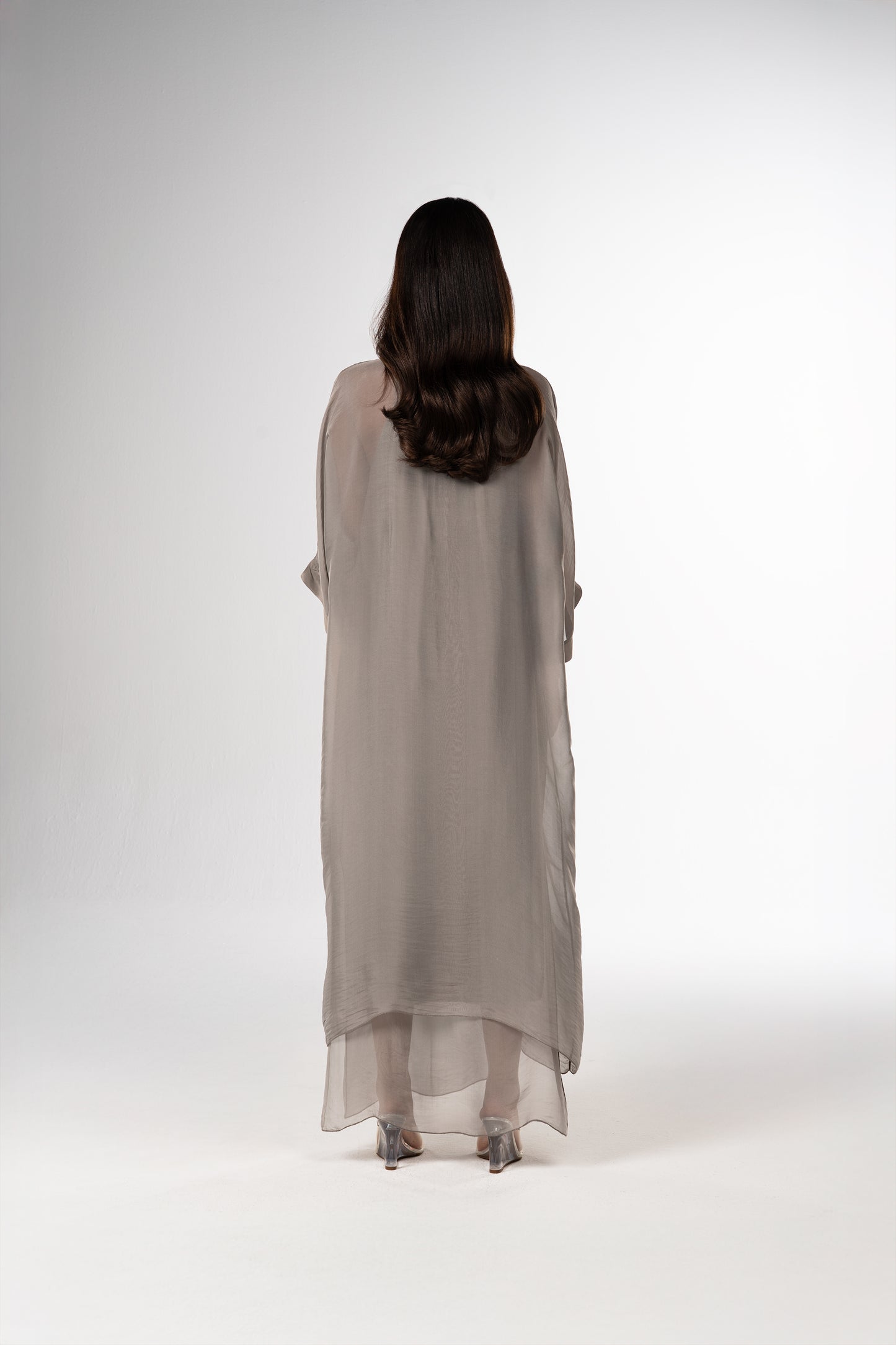 قفطان إيطالي من الحرير القطني باللونين الأسود والأبيض (مجموعة رمضان)