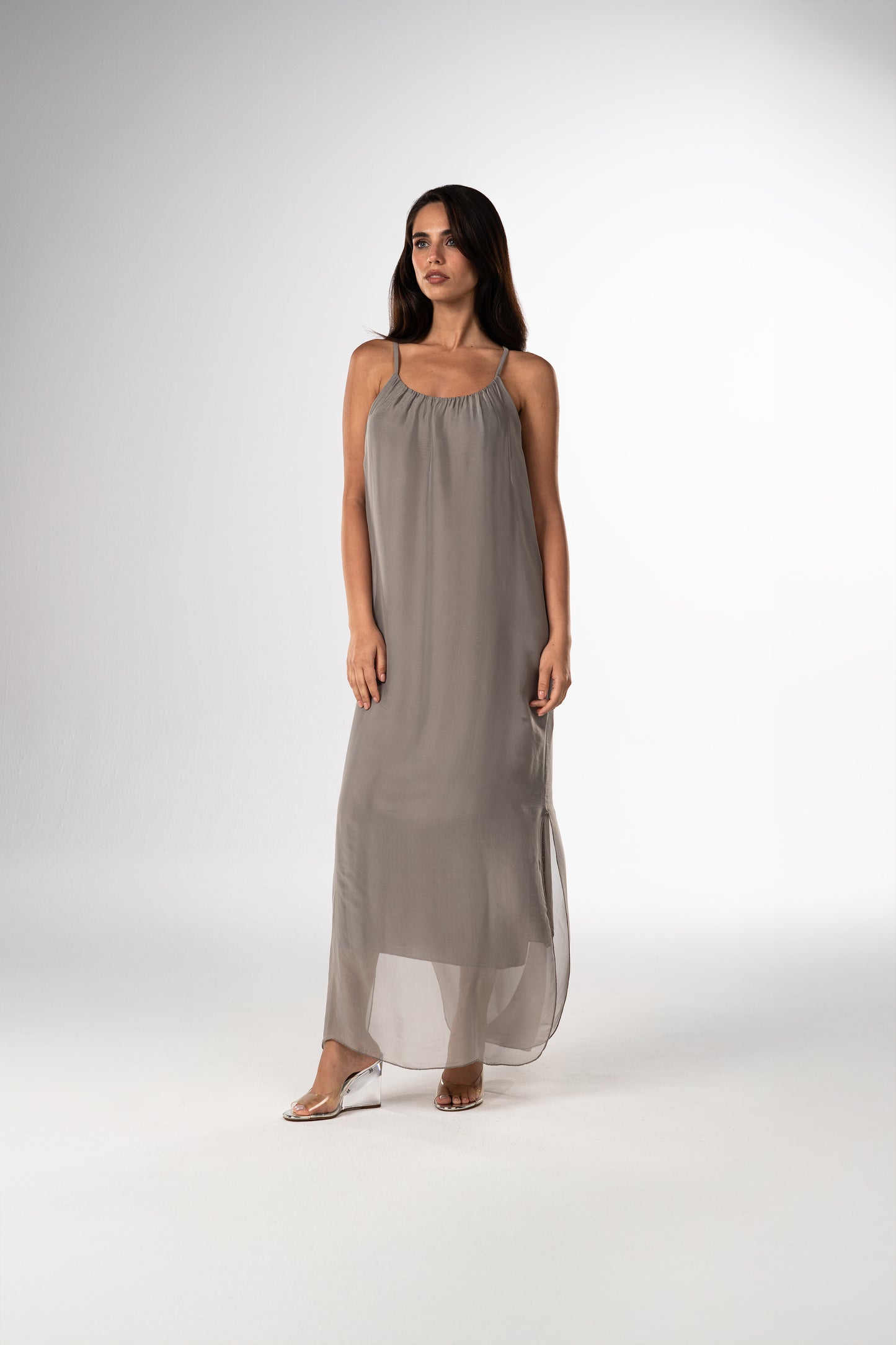 قفطان إيطالي من الحرير القطني باللونين الأسود والأبيض (مجموعة رمضان)