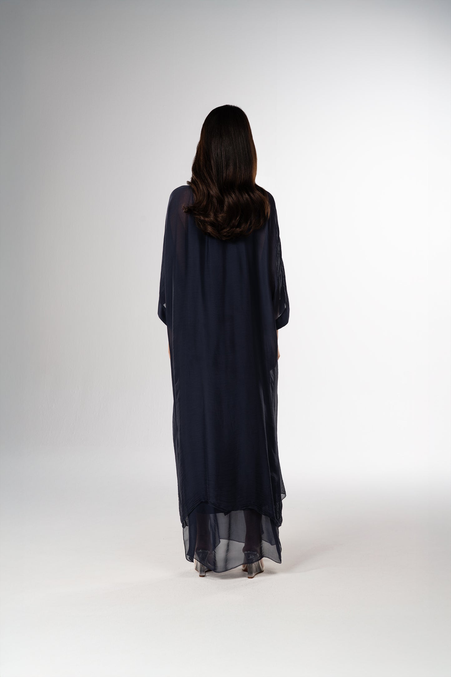 قفطان إيطالي من الحرير القطني باللونين الأسود والأبيض (مجموعة رمضان)