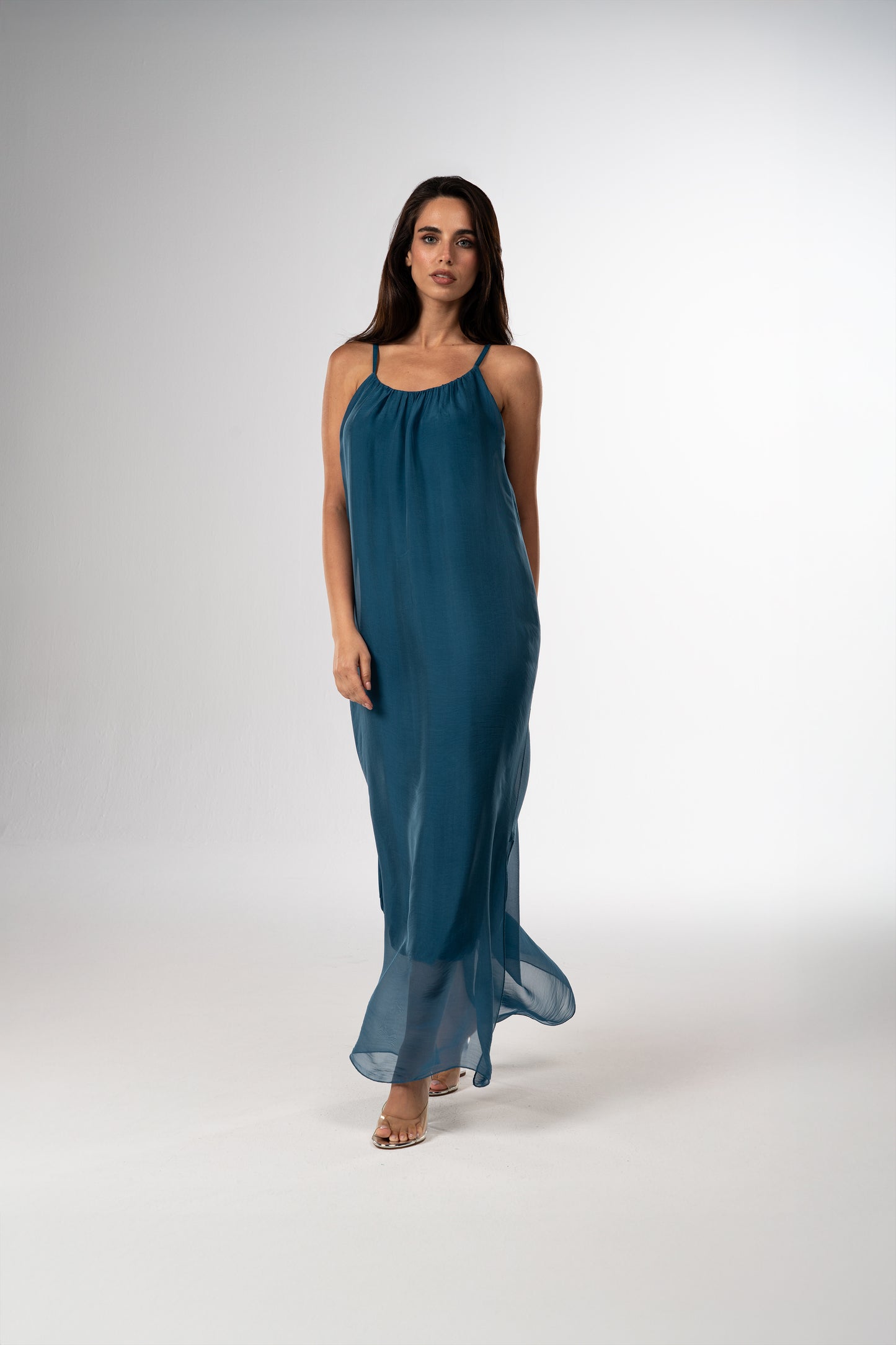 قفطان إيطالي من الحرير القطني باللونين الأسود والأبيض (مجموعة رمضان)