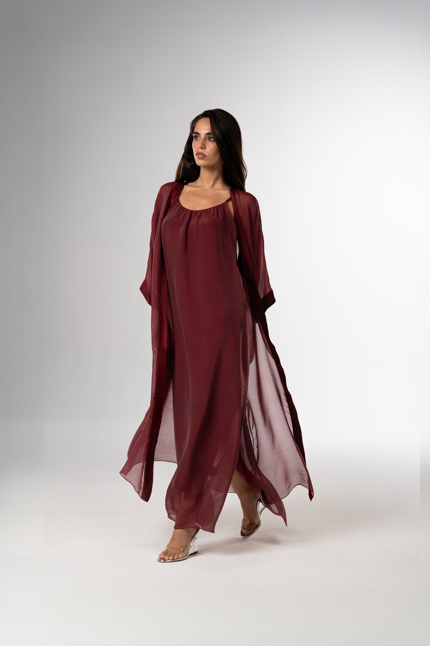 قفطان إيطالي من الحرير القطني باللونين الأسود والأبيض (مجموعة رمضان)