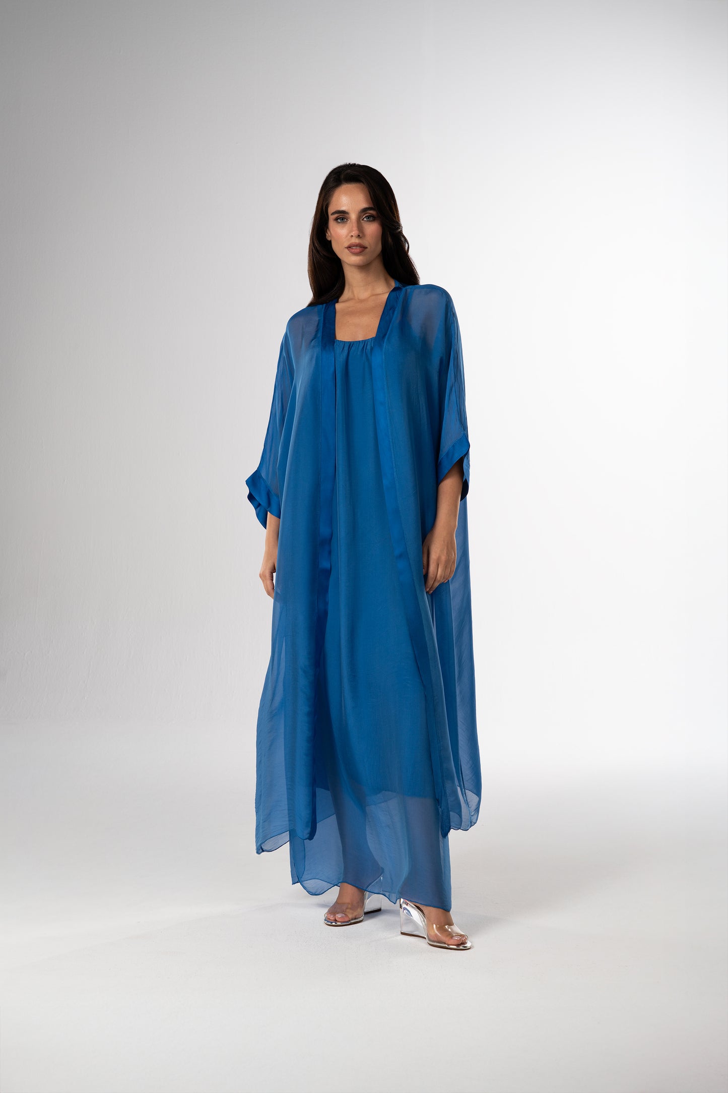 قفطان إيطالي من الحرير القطني باللونين الأسود والأبيض (مجموعة رمضان)