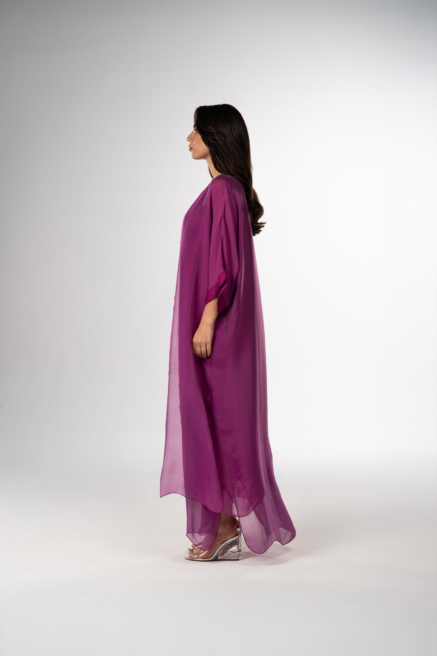 قفطان إيطالي من الحرير القطني باللونين الأسود والأبيض (مجموعة رمضان)