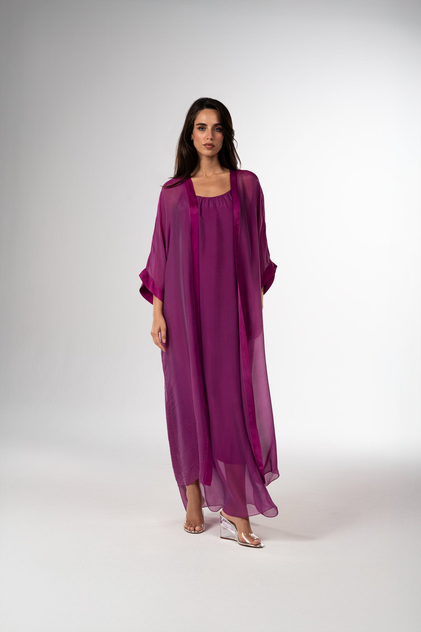 قفطان إيطالي من الحرير القطني باللونين الأسود والأبيض (مجموعة رمضان)